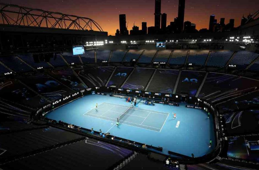 Australian Open: ‘Get a flu jab’ – McEnroe tells Konta, Barty & Kyrgios
