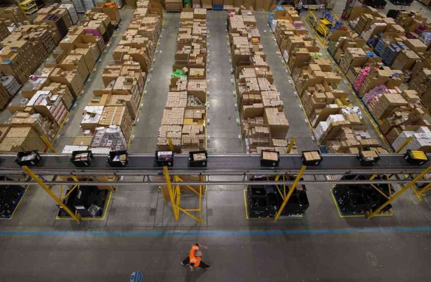 Union claims Amazon warehouse workers fall through cracks